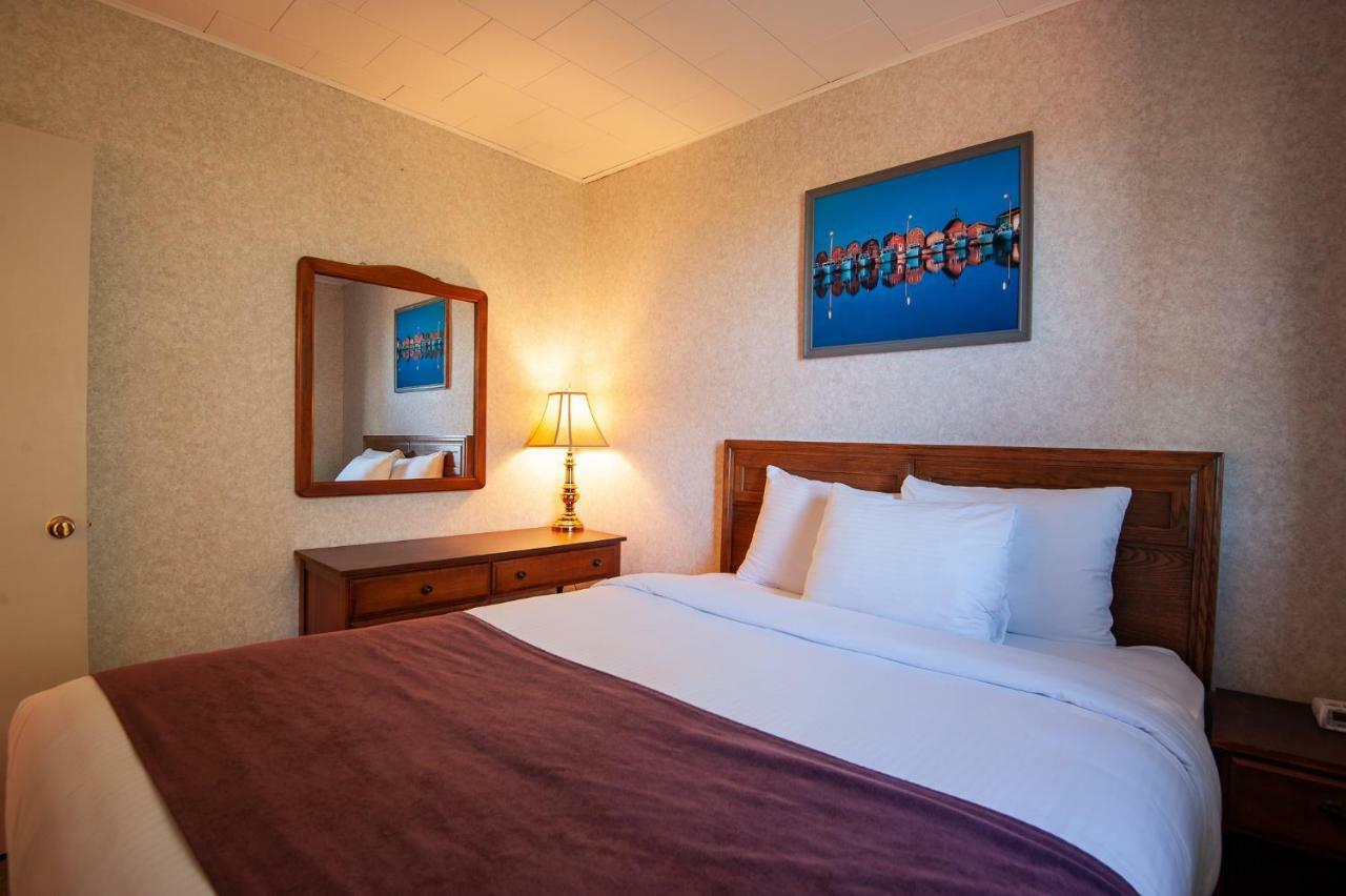 Dutch Inn Cornwall Esterno foto