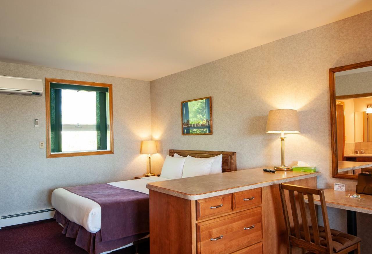 Dutch Inn Cornwall Esterno foto